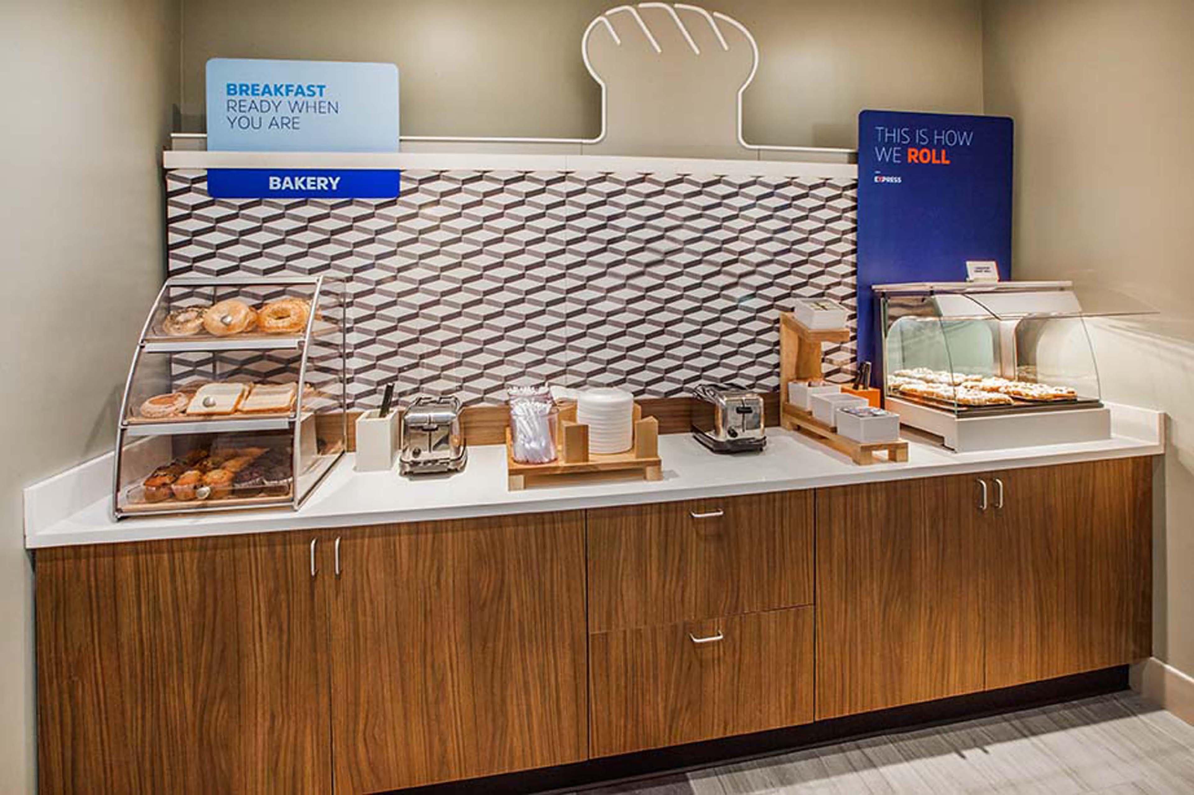 Holiday Inn Express Hotel & Suites Medford-Central Point By Ihg Esterno foto