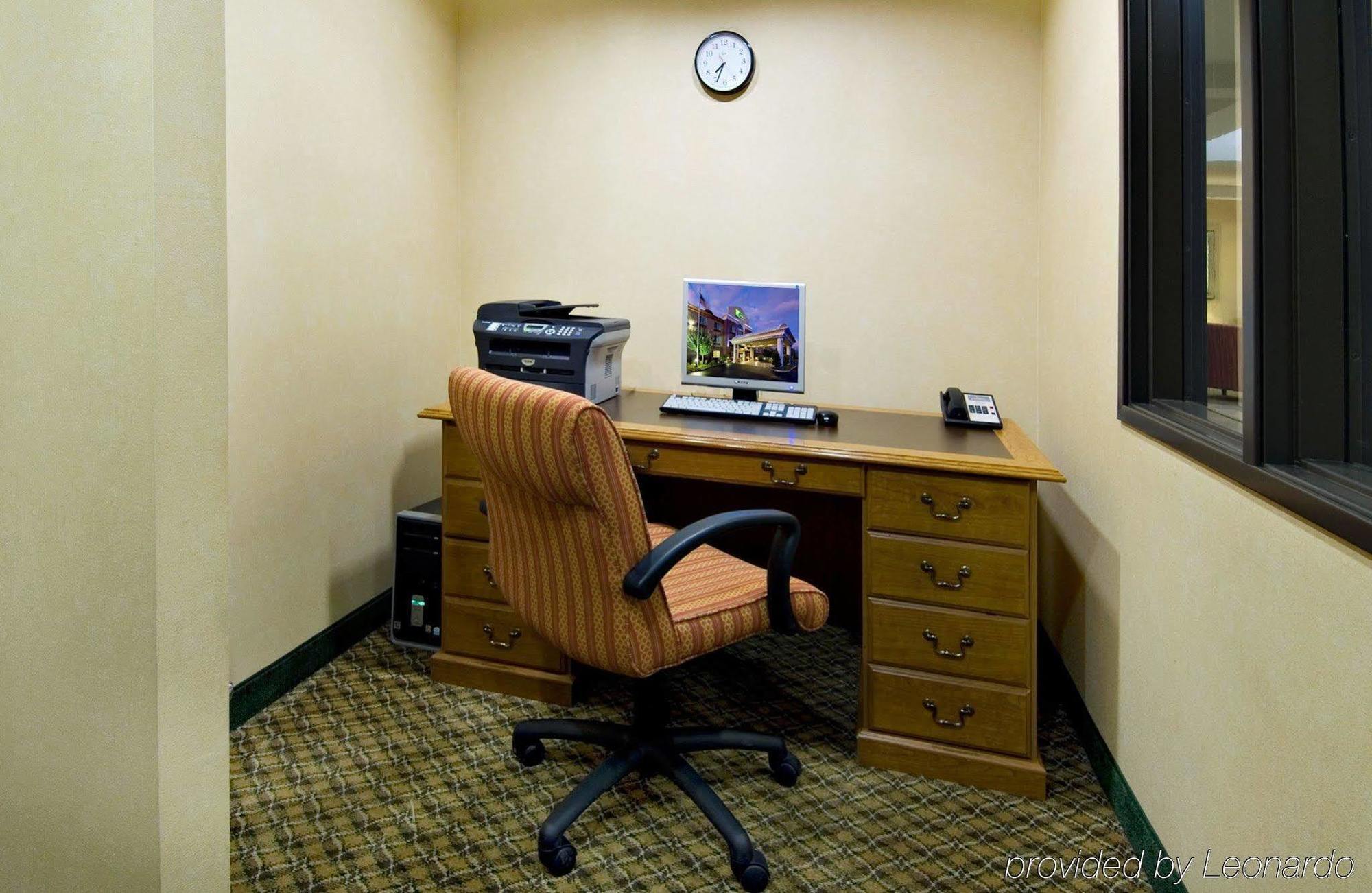 Holiday Inn Express Hotel & Suites Medford-Central Point By Ihg Esterno foto