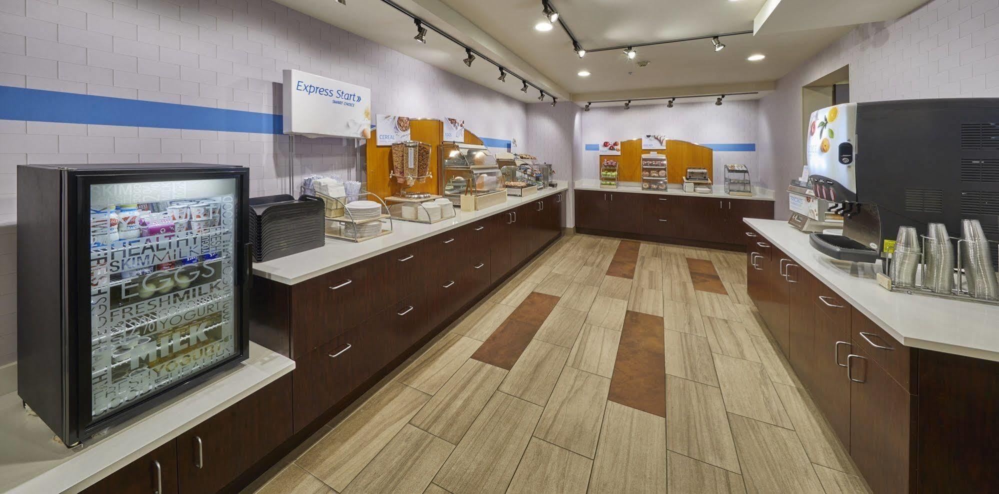 Holiday Inn Express Hotel & Suites Medford-Central Point By Ihg Esterno foto