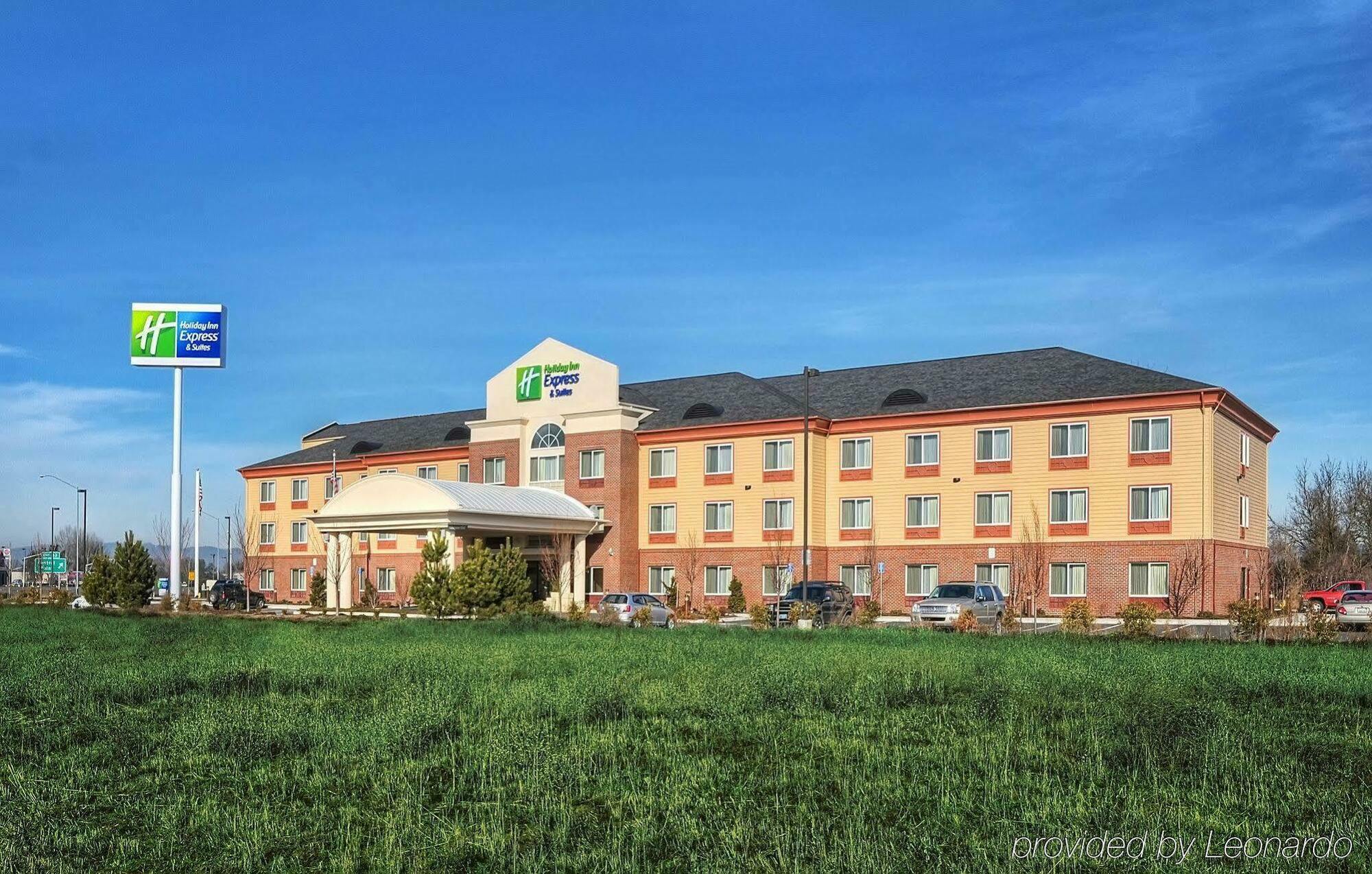 Holiday Inn Express Hotel & Suites Medford-Central Point By Ihg Esterno foto